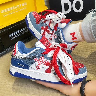 Harajuku fashion skater sneakers with crisscross details