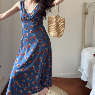 Casual holiday style floral v-neck tie waist maxi dress