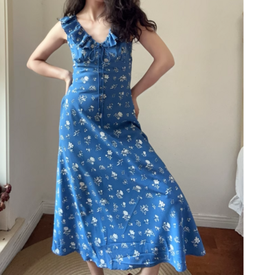 Ruffled v-neck lace-up slim waist flying sleeve dress