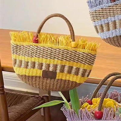 New style bucket bag gift picnic tassel wood beads decoration cute handmade woven straw bag #H336