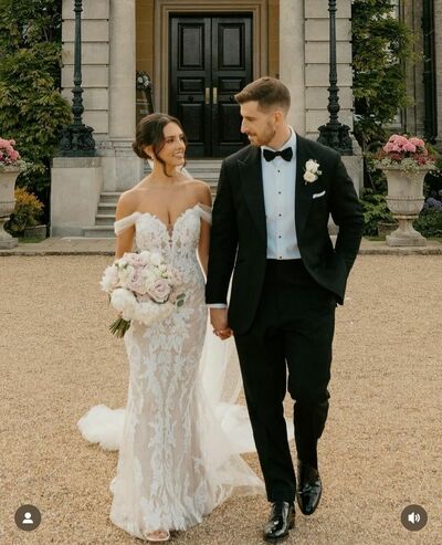 Sexy A-line Wedding Gown, Appliques Tulle Bridal Gown Wedding Dress