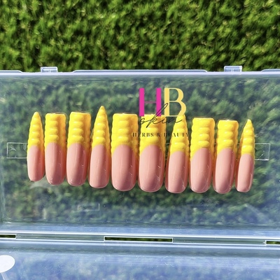 Bumblebee !, yellow press on nail  (reusable )  size m 