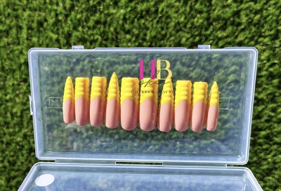 Bumblebee !, yellow Press on Nail  (REUSABLE )  Size M 