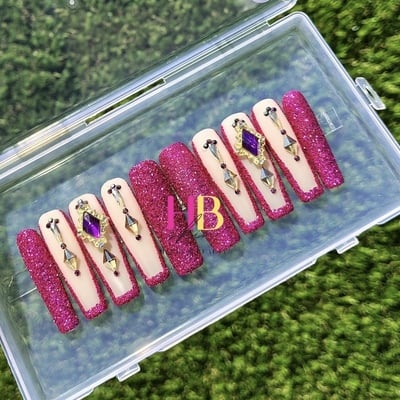 Pretty ! press on nails (reusable) size m & s 