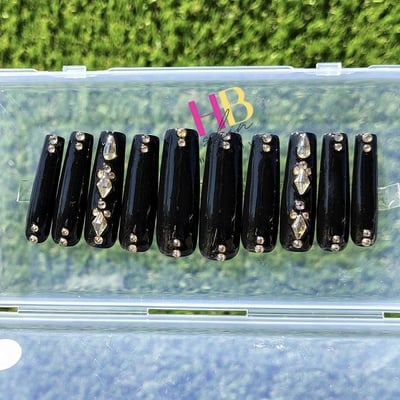 Black diamond. (reusable) press on nails , size m & s 