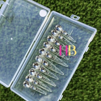 Ice sickle. (reusable) press on nails , size m & s 