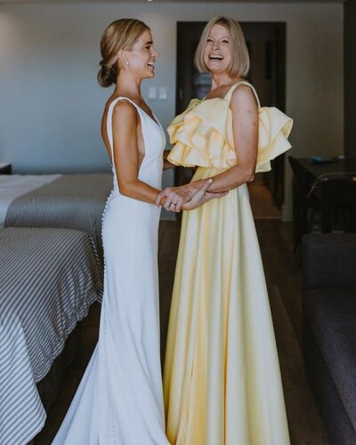 Simple A Line Yellow Off the Shoulder Mother of the Bride/Groom Dress Evening Formal Dress