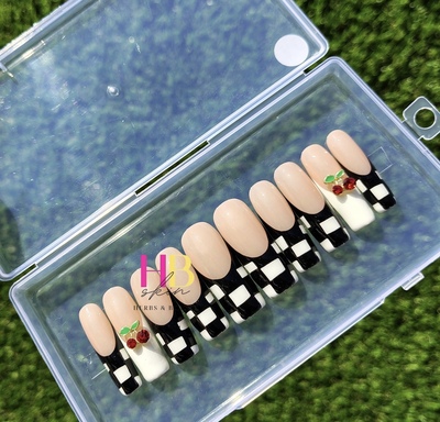 Checker ! , Press On Nail  ( REUSABLE) Size M & S