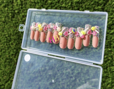 Candy Land ! (REUSABLE) Press On Nails Size M & S