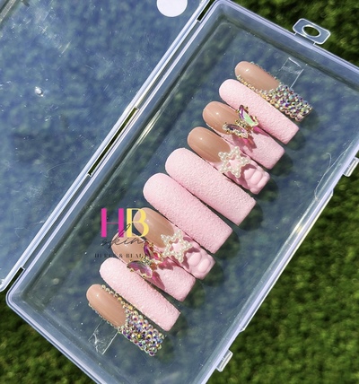 Lady! (REUSABLE) Press On Nails, Size M & S 