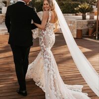 Sexy Mermaid Wedding Gown, Appliques Lace Bridal Gown Wedding Dress - Thumbnail 1
