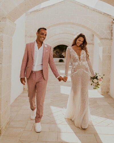 Sexy V Neck Sequins Lace Beach Bohemia Appliques Wedding Dress Bridal Gown Wedding Gown