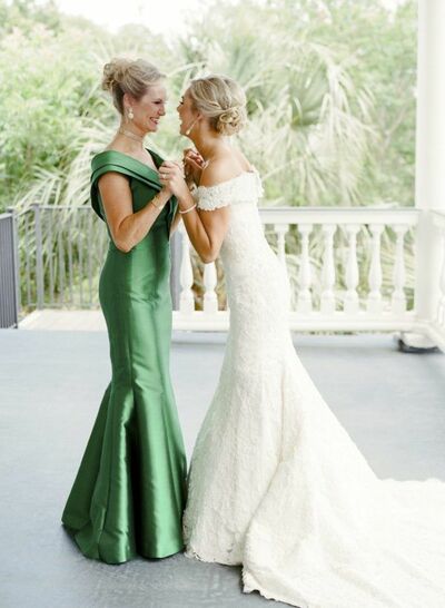 Elegant Sheath Green V-neck Satin Mother of Bride Groom Dress,1105