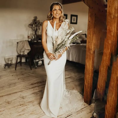 Stretchy crepe open back wedding dress drop ship custom made simple sheath satin ivory minimalist sexy v neck bridal gowns，1915