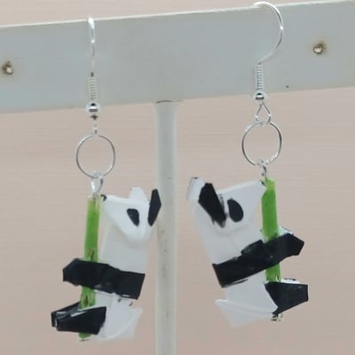 Origami panda earrings: bamboo