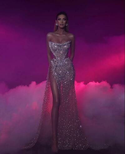 Gorgeous Mermaid Prom Dresses Strapless Sleeveless Beads Sequins Applicant Cutaway Sides Zipper Side Split Court Gown Custom Made Party