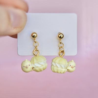 Chick yo-yo biscuit earrings
