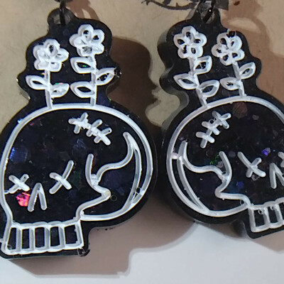 Skull earrings - black holo