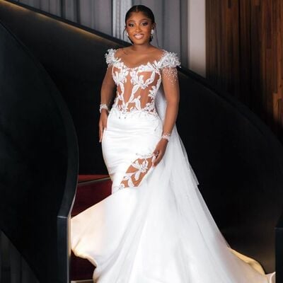 Luxury wedding dress,  african girl appliques beaded wedding dress bridal gown