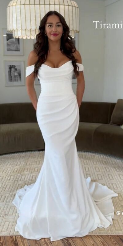 Elegant Mermaid Wedding Dress, Simple  African Girls Sheath Wedding Dress Bridal Gown