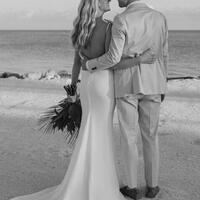 Sexy Wedding Dress,  Deep V-neck Backless Wedding Dress Bridal Gown - Thumbnail 3