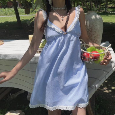 Retro girly fresh striped rose decorated lace dress