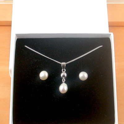 Boxed gift set/sterling silver white freshwater pearl necklace & earrings/pearl earrings/pearl necklace/june birthstone/pearl jewellery/pearl jewelry