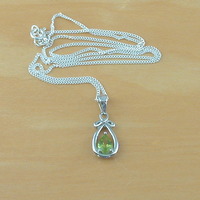 Sterling Silver Peridot Pendant and 18" Chain/Peridot Necklace/Peridot Jewellery/Peridot Jewelry/August Birthstone/UK - Thumbnail 4