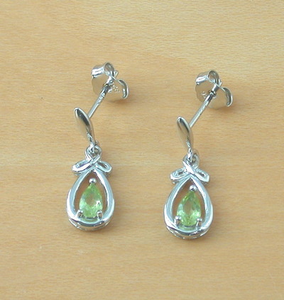 Sterling Silver Peridot Drop Earrings/Peridot Stud Earrings/Peridot Jewellery/Peridot Jewelry/August Birthstone/UK