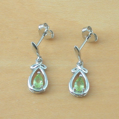 Sterling silver peridot drop earrings/peridot stud earrings/peridot jewellery/peridot jewelry/august birthstone/uk