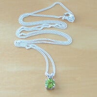 925 Peridot Solitaire Pendant & 18" Silver Chain/Peridot Necklace/Peridot Jewelry/Peridot Jewellery/Peridot Jewelery/August Birthstone/Green - Thumbnail 2