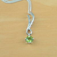 925 Peridot Pendant & 18" Silver Chain/ Peridot Jewelry/Peridot Jewellery/Peridot Necklace/August Birthstone/Peridot Jewelery/Green Peridot - Thumbnail 4