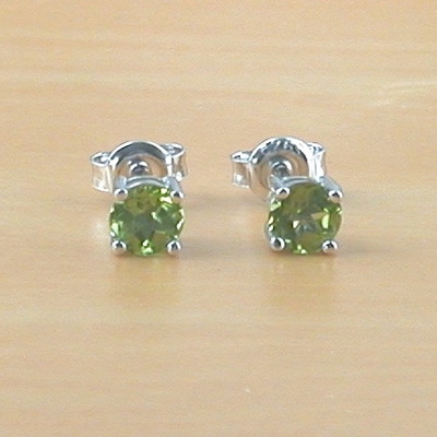 925 peridot stud earrings/925 silver peridot stud earrings/august birthstone /peridot jewellery/peridot jewelry/peridot jewelery/gemstone - Thumbnail 4