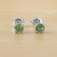 925 Peridot Stud Earrings/925 Silver Peridot Stud Earrings/August Birthstone /Peridot Jewellery/Peridot Jewelry/Peridot Jewelery/Gemstone - Thumbnail 3
