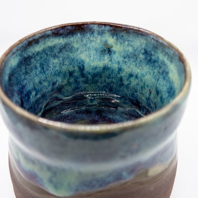 Dark hourglass handle-less mug10oz