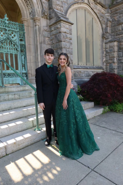Elegant A Line V Neck Green Lace Long Prom Dresses