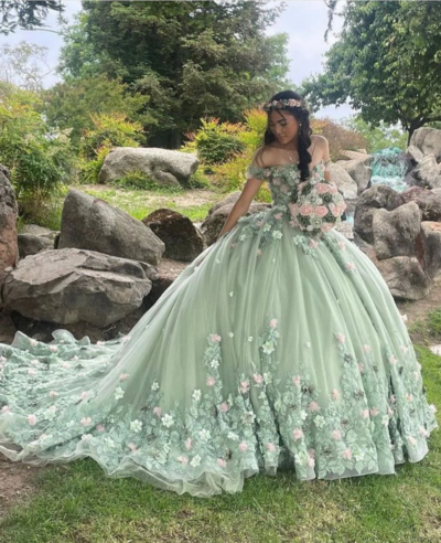 Luxury Princess Ball Gown Green Quinceanera Dresses Off Shoulder 3D Flowers Appliques 