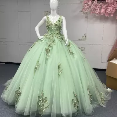 Sage green quinceanera dress strapless v neck appliques sweet 16 dress