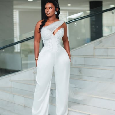 One-piece white jumpsuits prom dresses for black women one shoulder pearls decorated sexy birthday party dress second reception