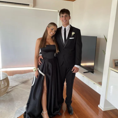 A-line elegant black leg slit prom dresses