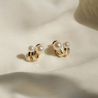 New Retro Luxury Pearl Stud Earrings for Woman - Thumbnail 1