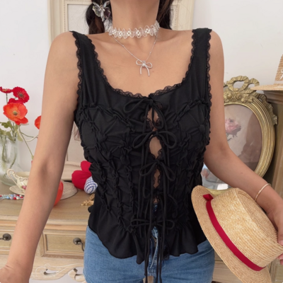 Stylish and simple bow-decorated pleated top