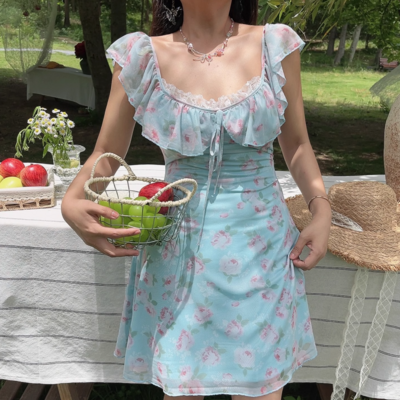 Lace-up large u-neck ruffled waist printed dress