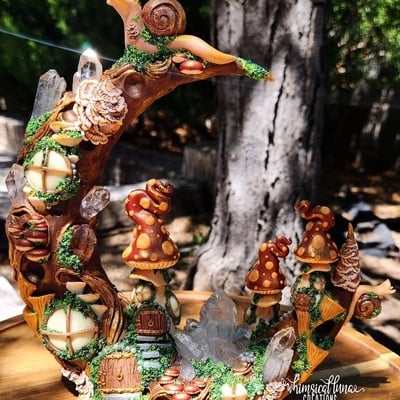 Giant faerie moon cottage w/clear quartz