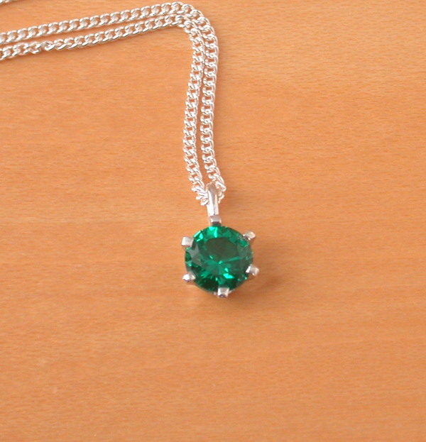 925 Emerald (Lab Created) Solitaire Pendant & 18" Silver Chain/Emerald Necklace/Emerald Jewelry/Emerald Jewellery/Green Gems/May Birthstone