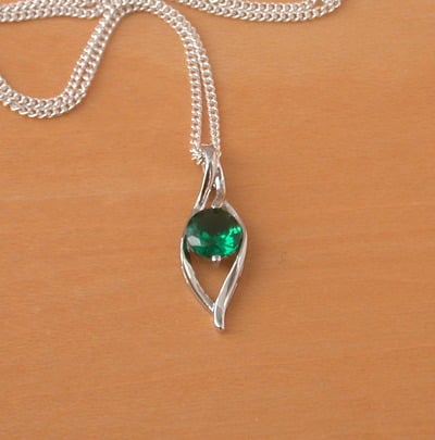 925 Emerald (Lab Created) Pendant & 18" Sterling Silver Chain/Green Emerald Necklace/Emerald Jewelry/Emerald Jewellery/May Birthstone/925