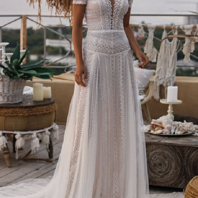 Beach boho wedding dresses a-line illusion neck short sleeve court train lace bridal gowns with appliques,1141