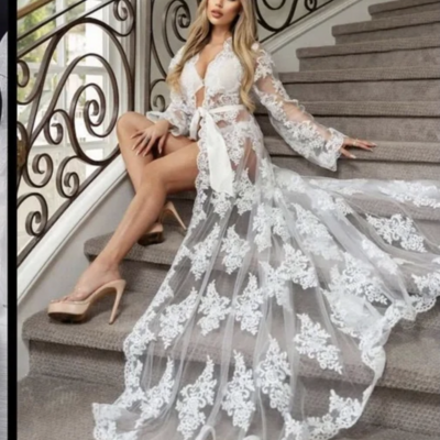 Lace wedding robe with train