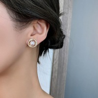 Vintage Crystal Women's Pearl Stud Earrings for women Girls - Thumbnail 3