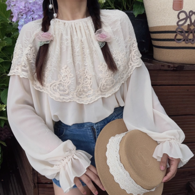 Romantic shirt with cape